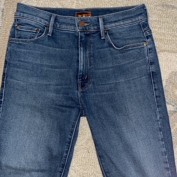 MOTHER Denim - Mother high waisted looker crop jeans size 26